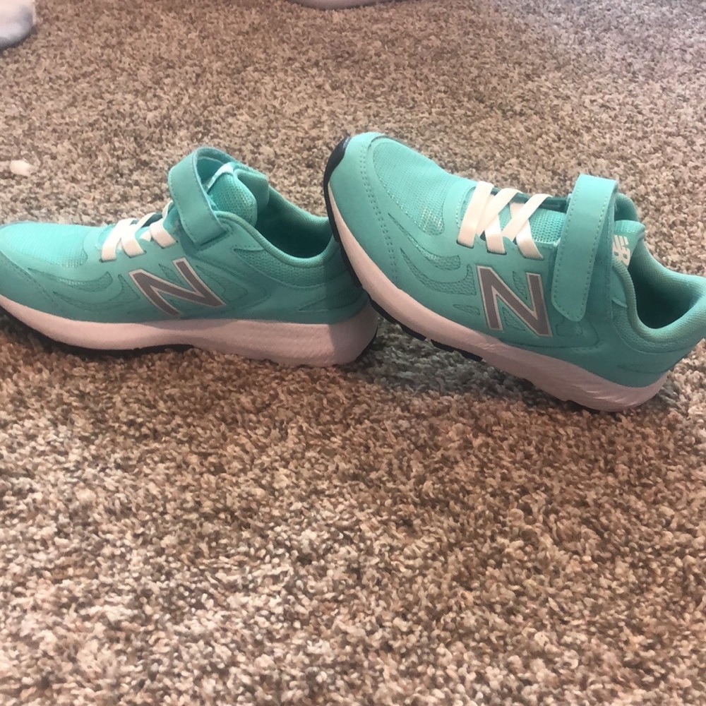 Used once , New Balance Light Tidepool YT519PT size 2